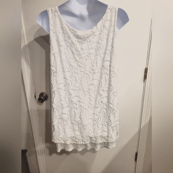 Lace Overlay Tank - Picture 8 of 9